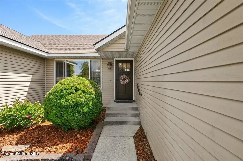 2738 N Ivy Lane Post Falls ID 83854