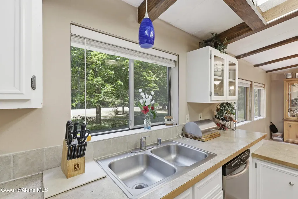 13118 E Hellroaring Road Athol ID 83801