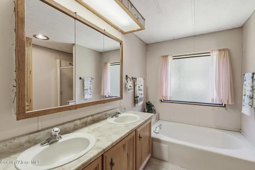 13118 E Hellroaring Road Athol ID 83801