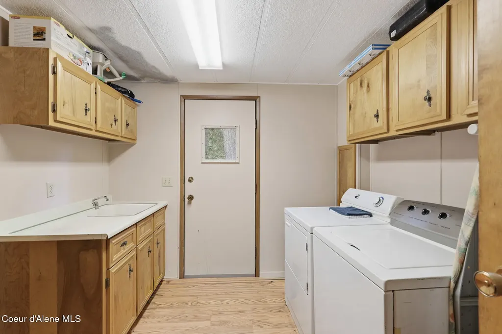 13118 E Hellroaring Road Athol ID 83801