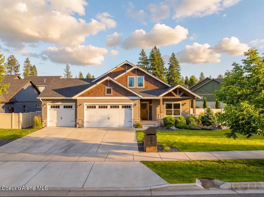 999 E Hurricane Drive Hayden ID 83835