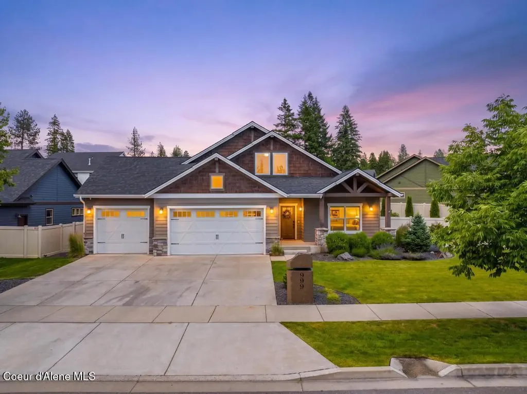 999 E Hurricane Drive Hayden ID 83835