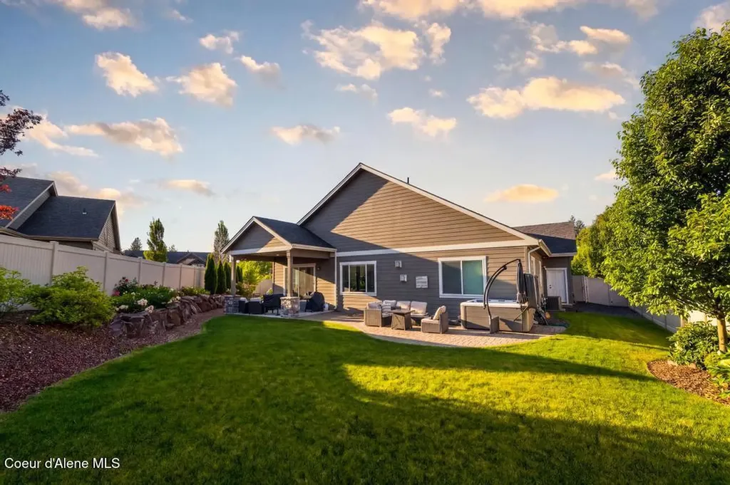 999 E Hurricane Drive Hayden ID 83835