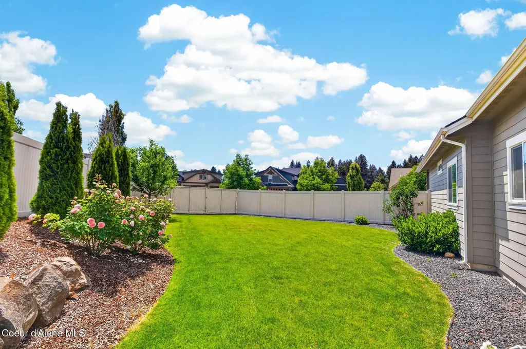 999 E Hurricane Drive Hayden ID 83835