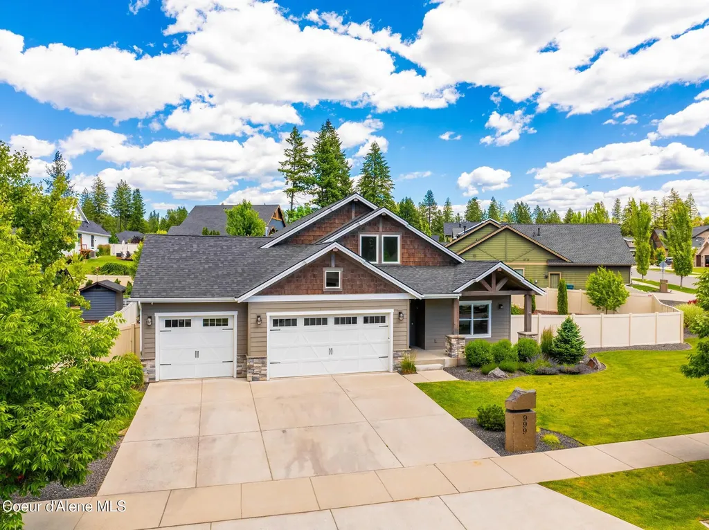 999 E Hurricane Drive Hayden ID 83835