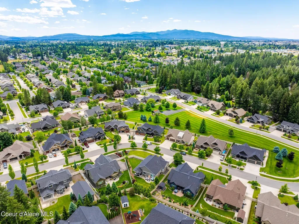999 E Hurricane Drive Hayden ID 83835