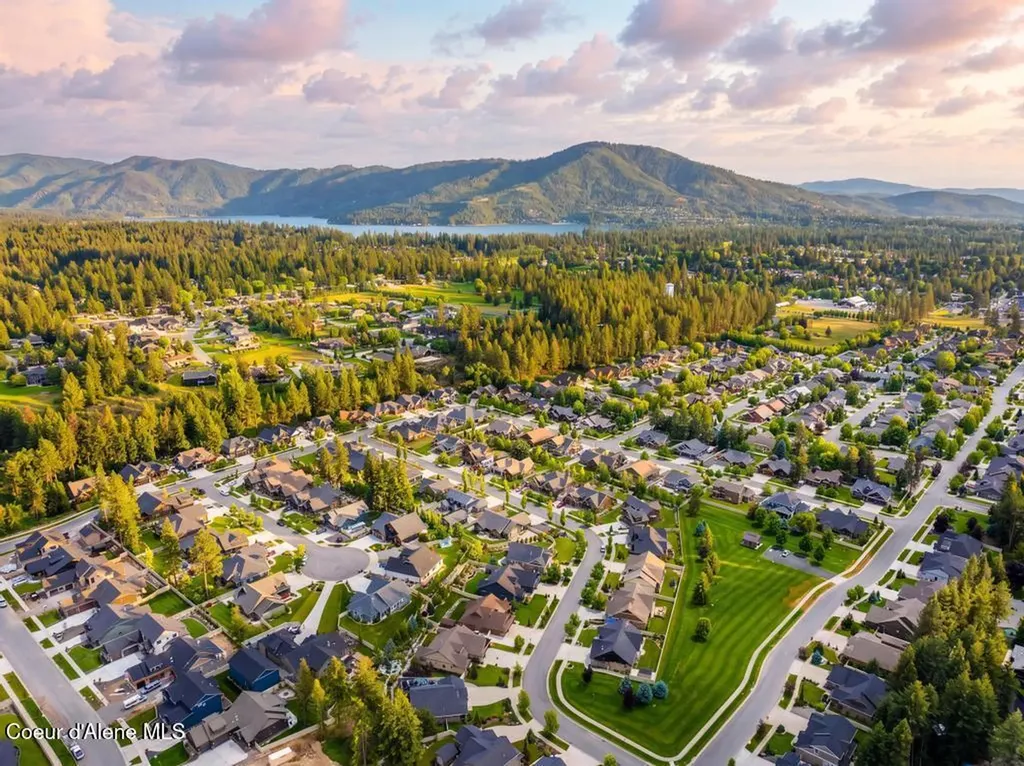 999 E Hurricane Drive Hayden ID 83835