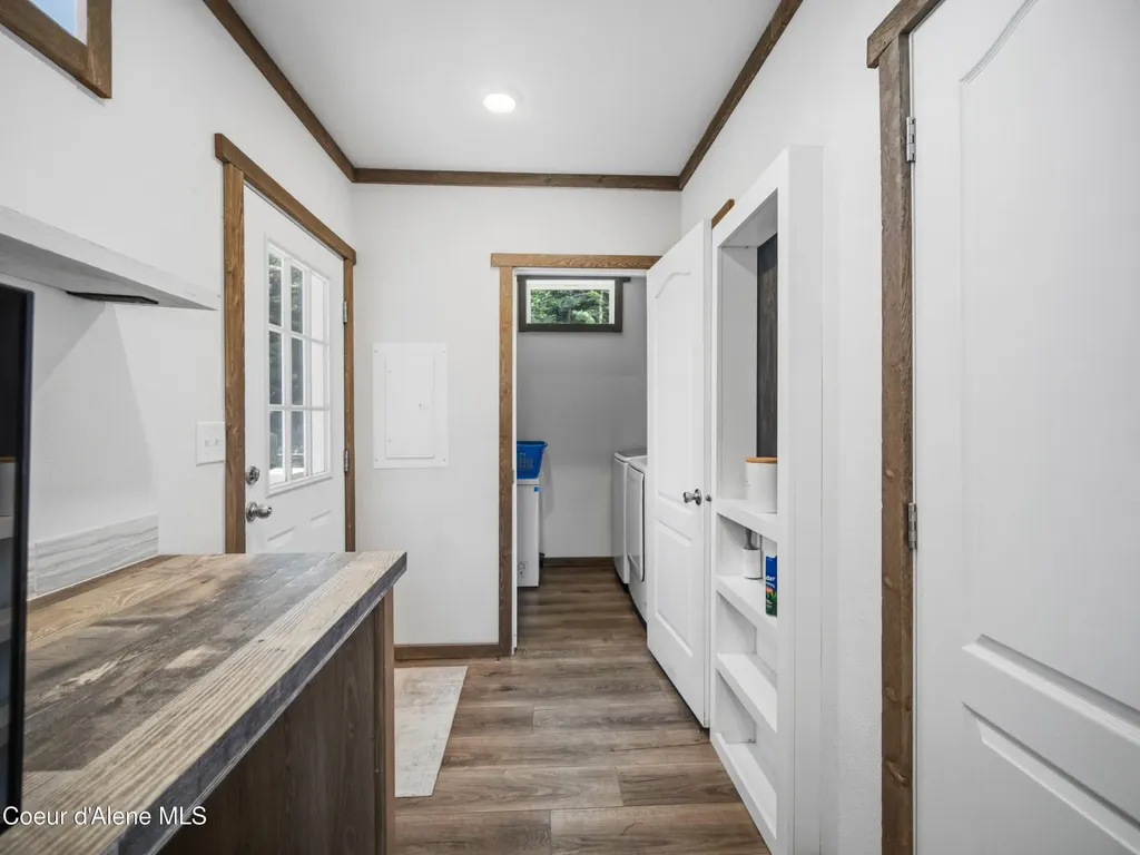 447 S Beaver Lake Road Athol ID 83801