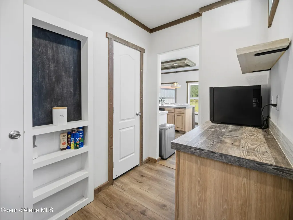 447 S Beaver Lake Road Athol ID 83801