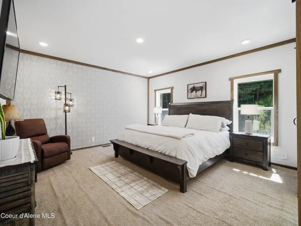 447 S Beaver Lake Road Athol ID 83801