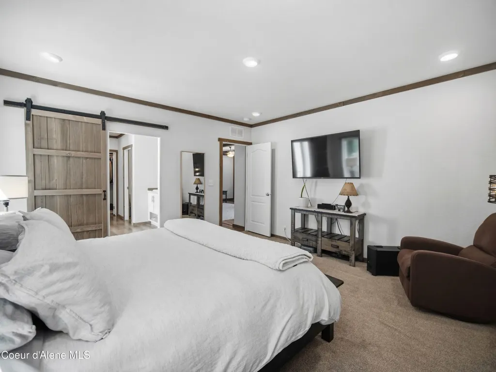 447 S Beaver Lake Road Athol ID 83801