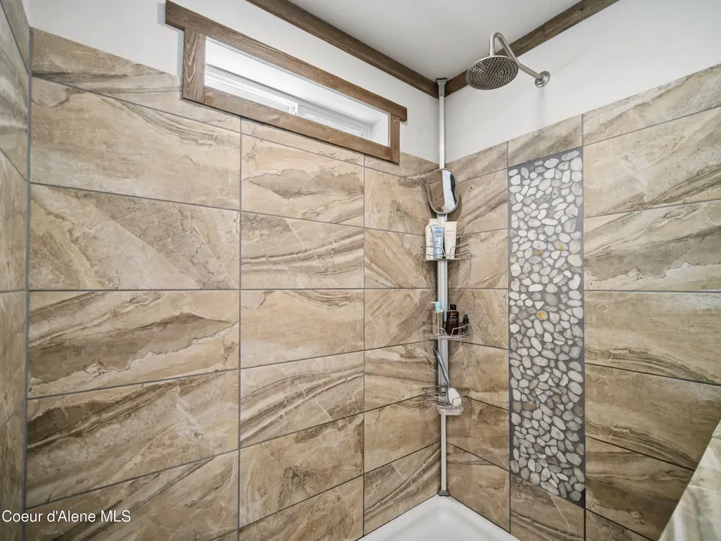 447 S Beaver Lake Road Athol ID 83801