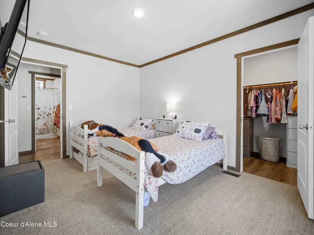 447 S Beaver Lake Road Athol ID 83801
