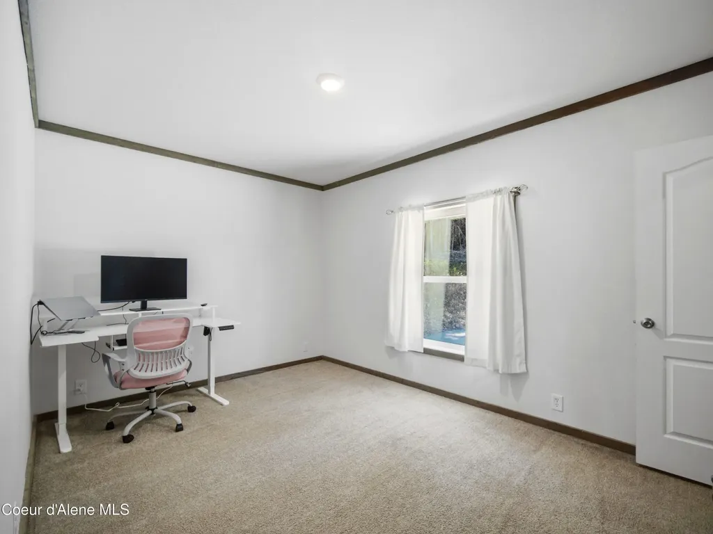 447 S Beaver Lake Road Athol ID 83801