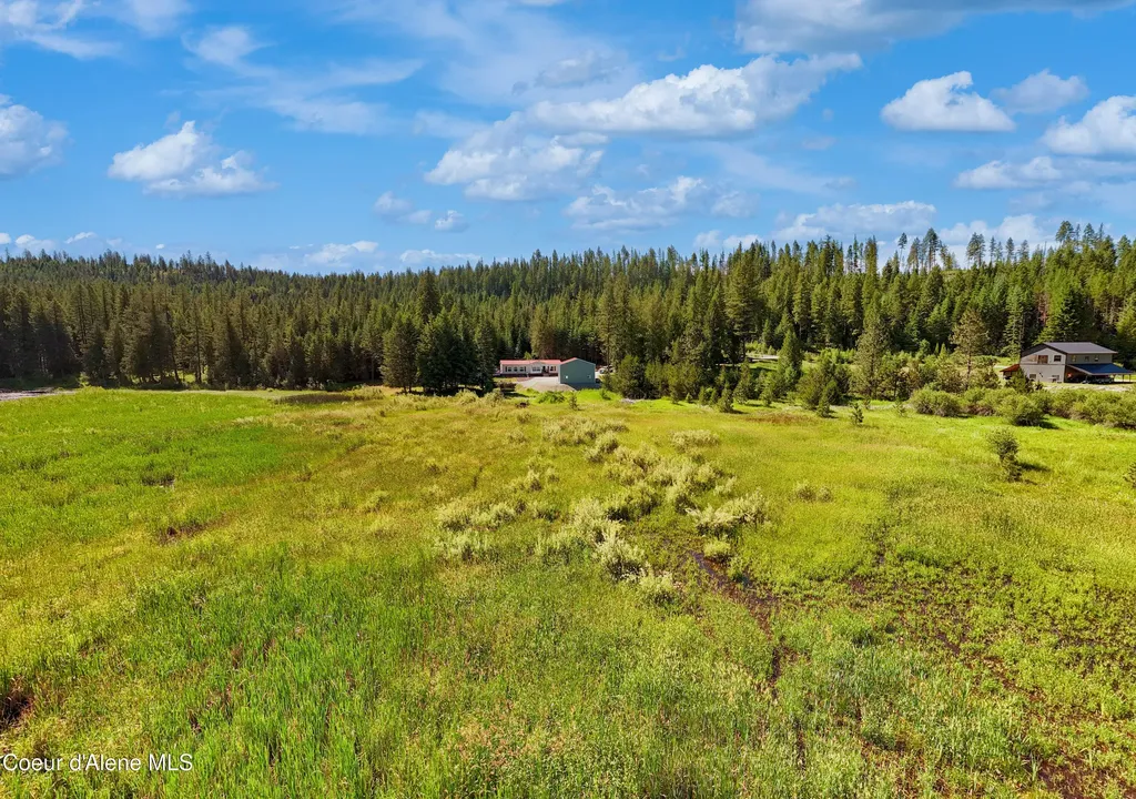 447 S Beaver Lake Road Athol ID 83801