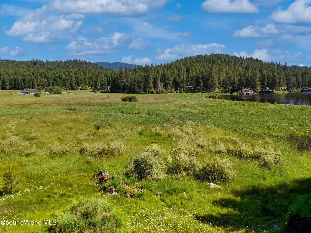 447 S Beaver Lake Road Athol ID 83801
