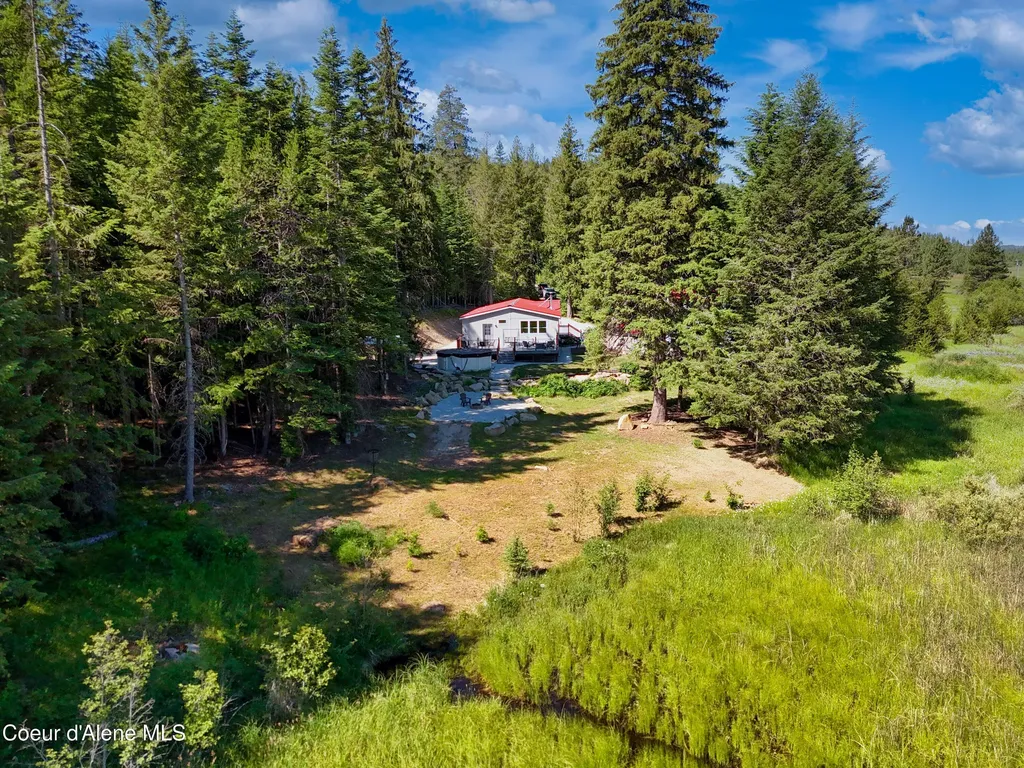 447 S Beaver Lake Road Athol ID 83801