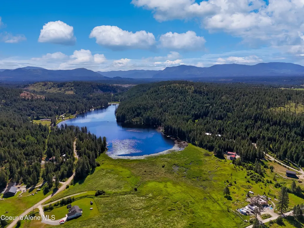 447 S Beaver Lake Road Athol ID 83801