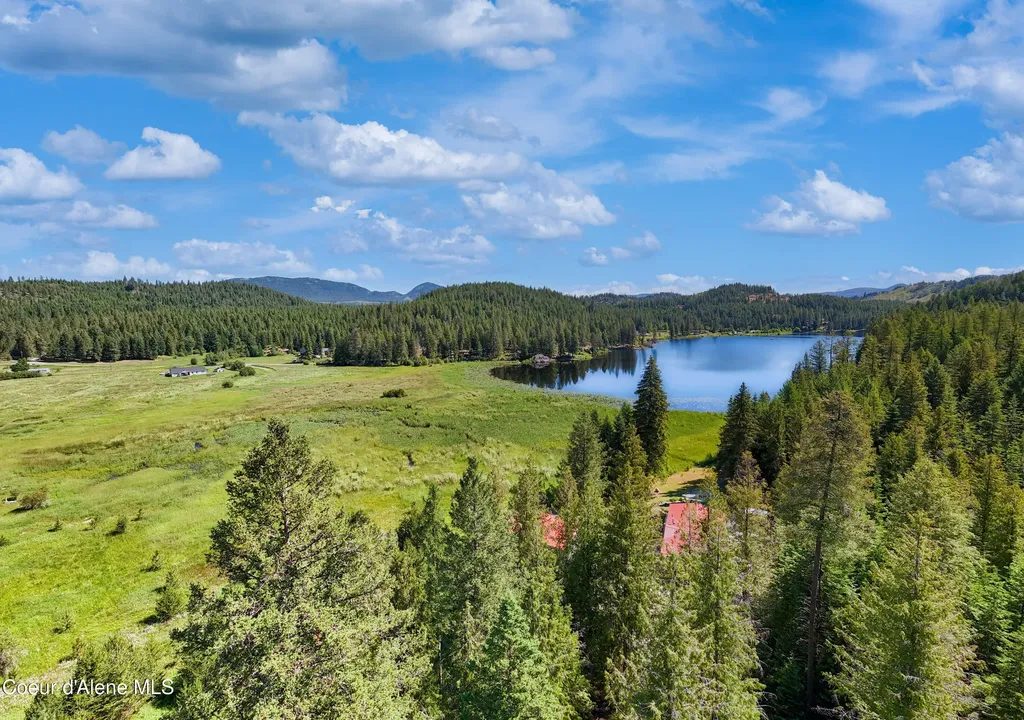 447 S Beaver Lake Road Athol ID 83801