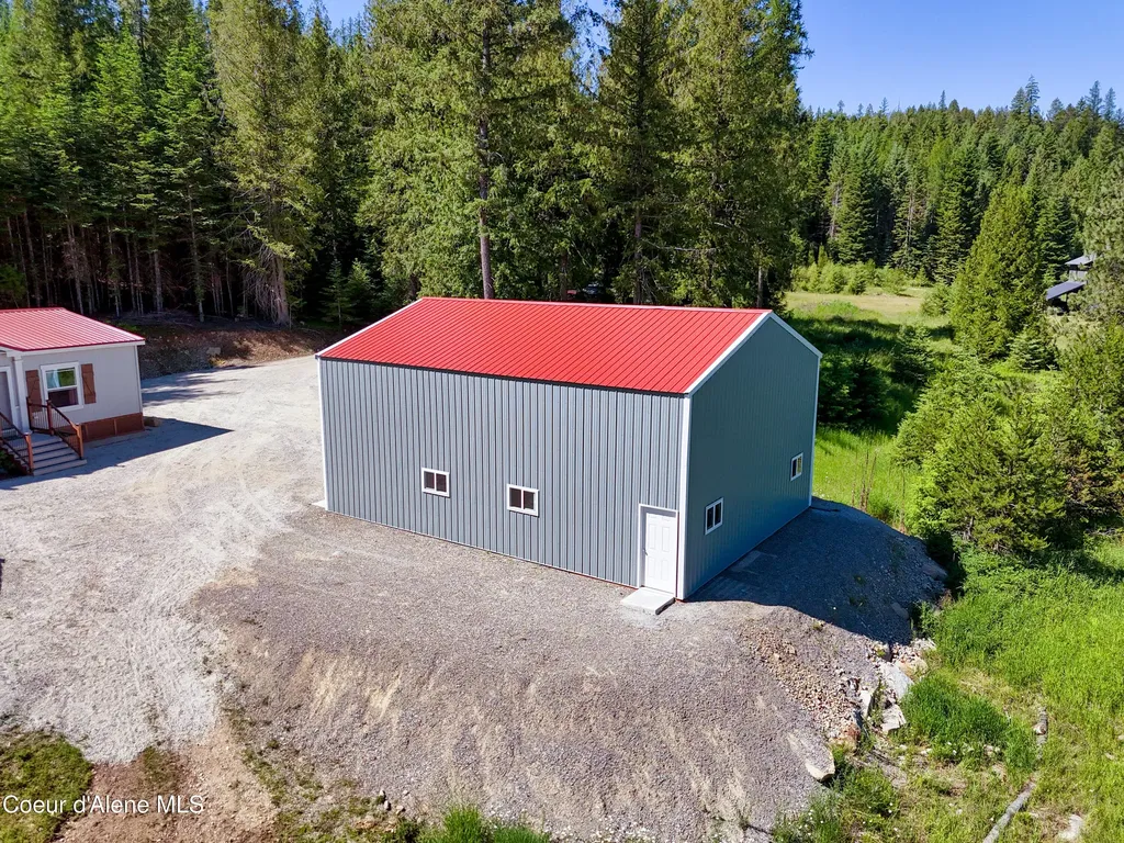 447 S Beaver Lake Road Athol ID 83801