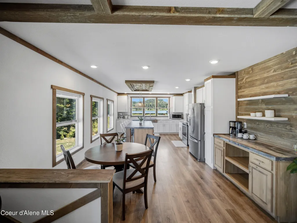447 S Beaver Lake Road Athol ID 83801