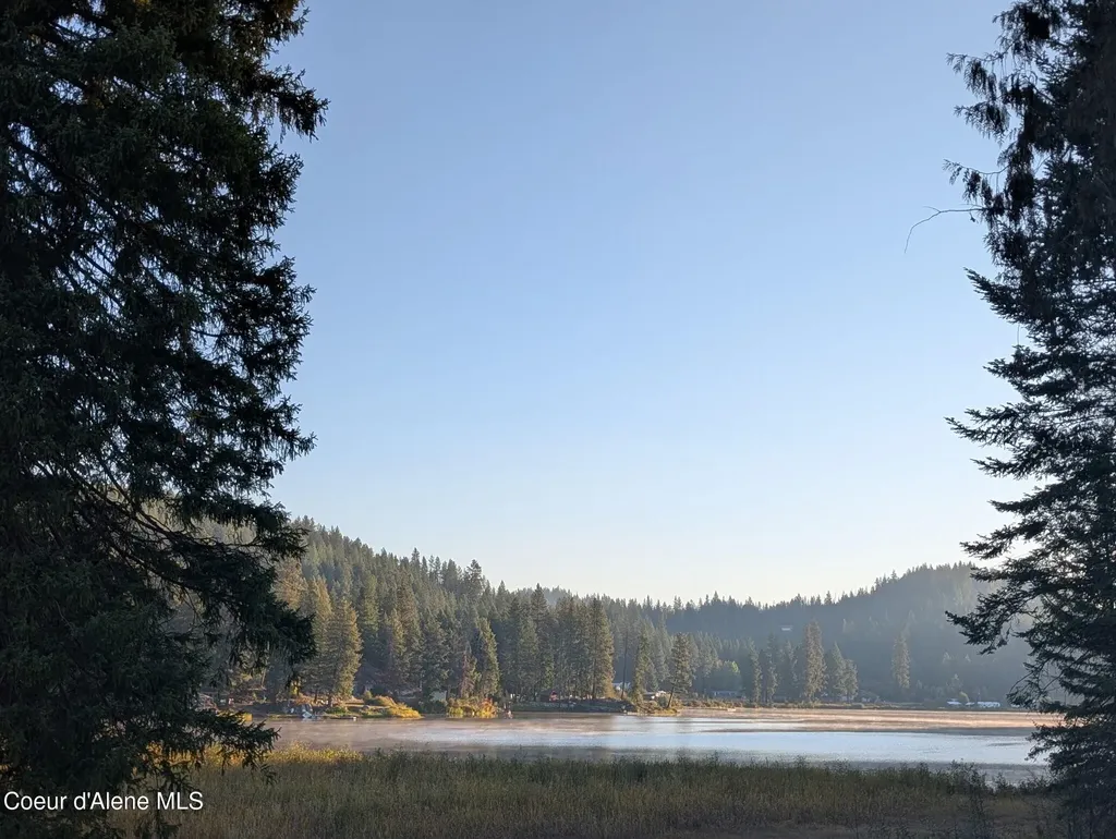 447 S Beaver Lake Road Athol ID 83801