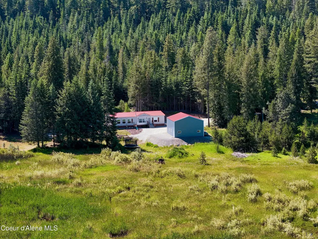 447 S Beaver Lake Road Athol ID 83801