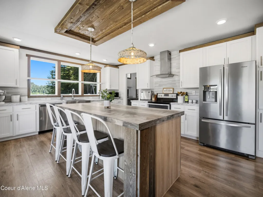 447 S Beaver Lake Road Athol ID 83801
