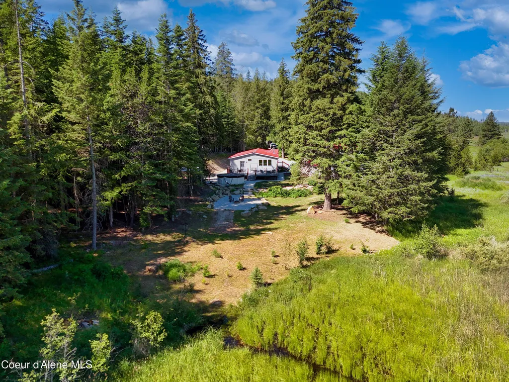 447 S Beaver Lake Road Athol ID 83801
