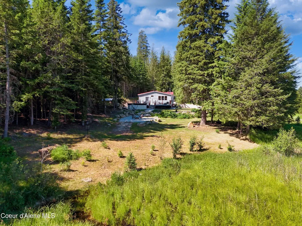 447 S Beaver Lake Road Athol ID 83801