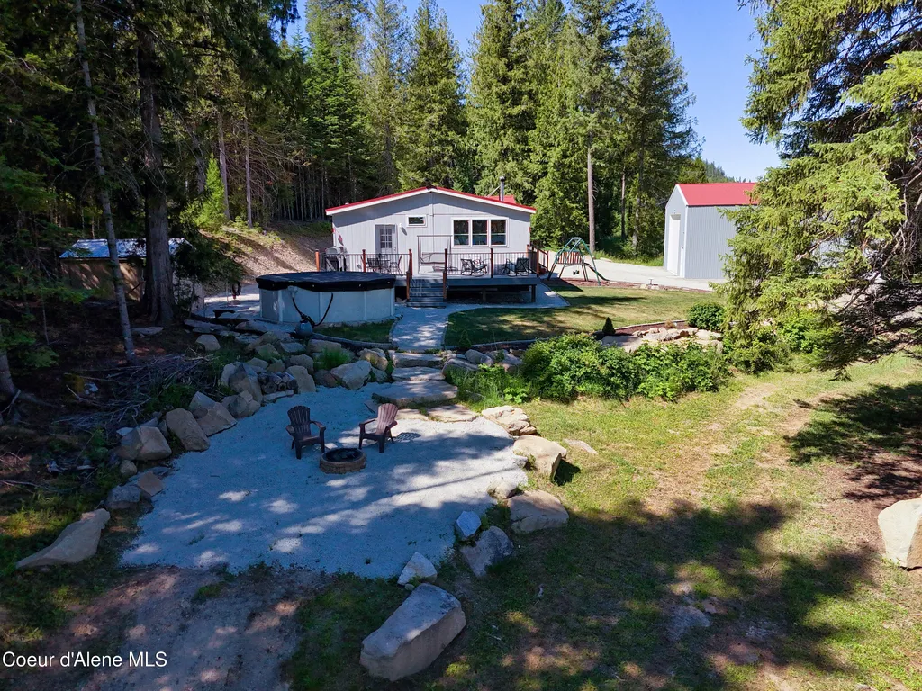 447 S Beaver Lake Road Athol ID 83801