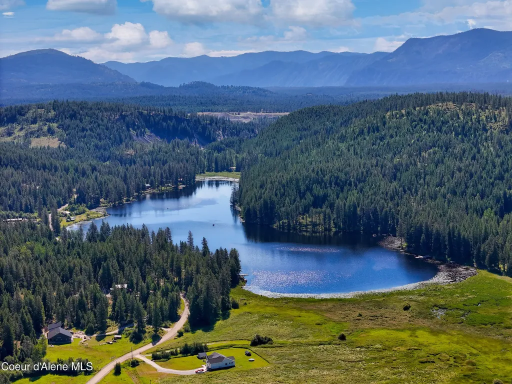 447 S Beaver Lake Road Athol ID 83801