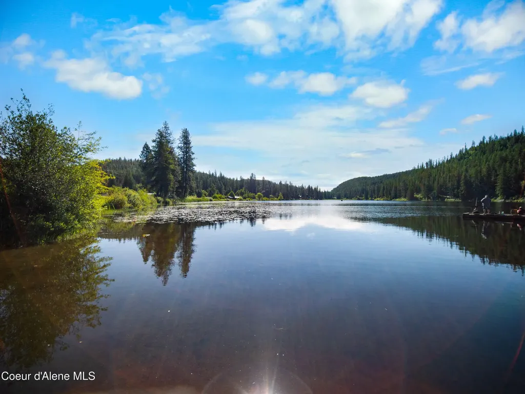 447 S Beaver Lake Road Athol ID 83801