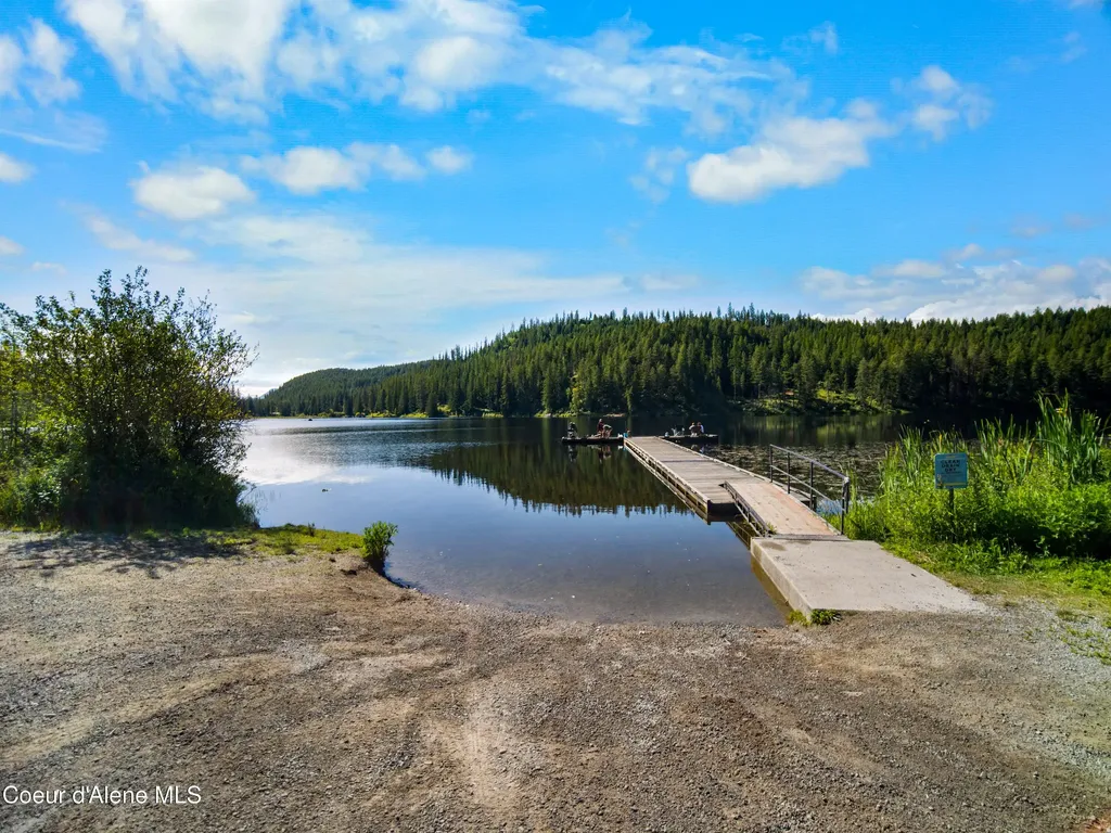 447 S Beaver Lake Road Athol ID 83801