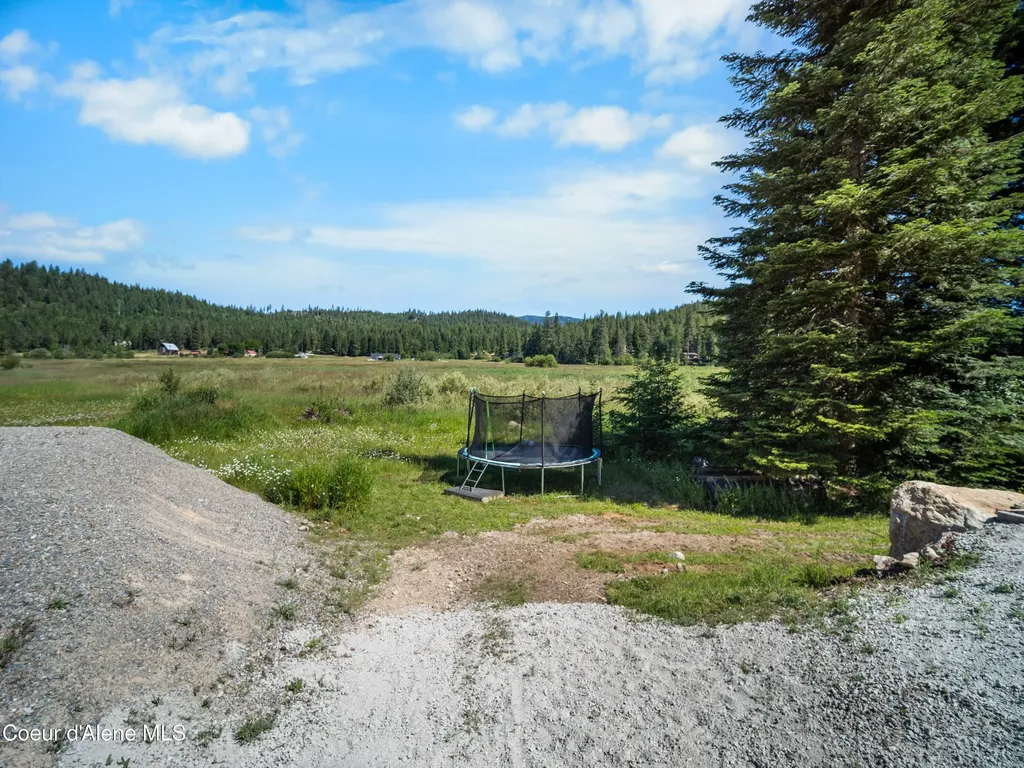 447 S Beaver Lake Road Athol ID 83801