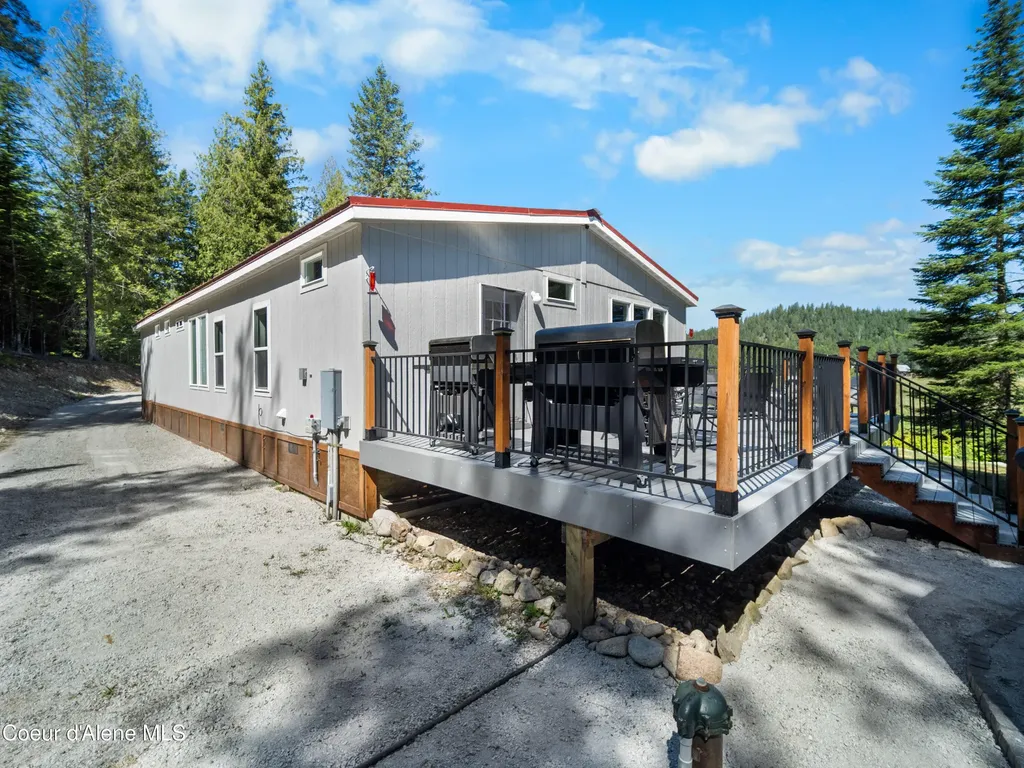 447 S Beaver Lake Road Athol ID 83801