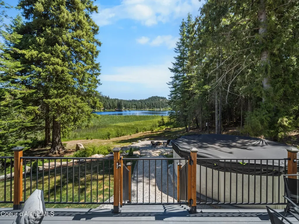 447 S Beaver Lake Road Athol ID 83801