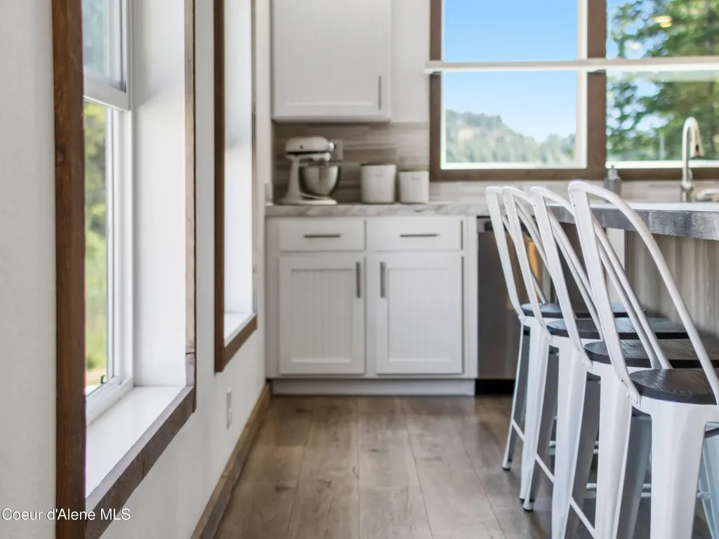 447 S Beaver Lake Road Athol ID 83801