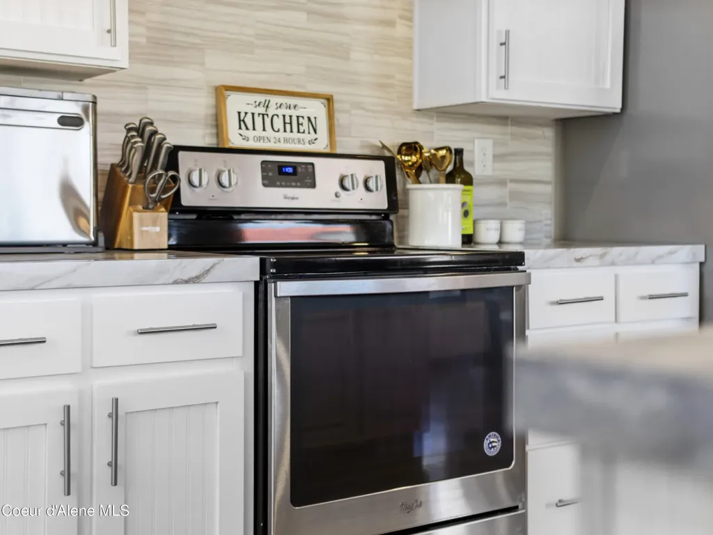 447 S Beaver Lake Road Athol ID 83801