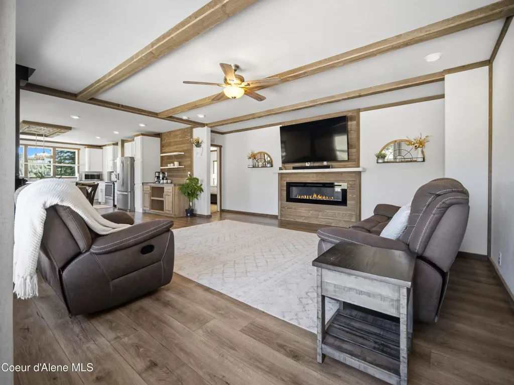 447 S Beaver Lake Road Athol ID 83801