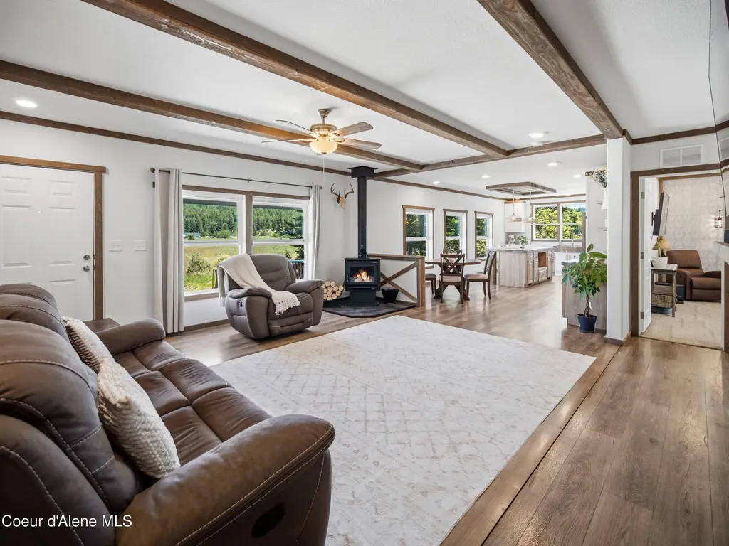 447 S Beaver Lake Road Athol ID 83801