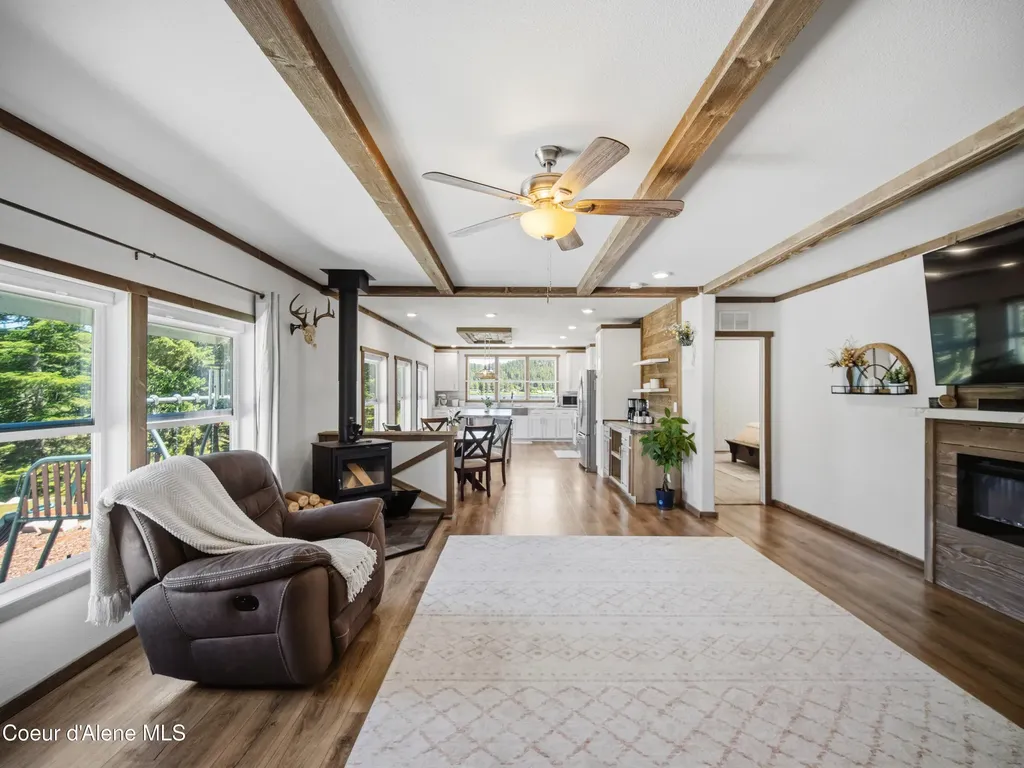 447 S Beaver Lake Road Athol ID 83801