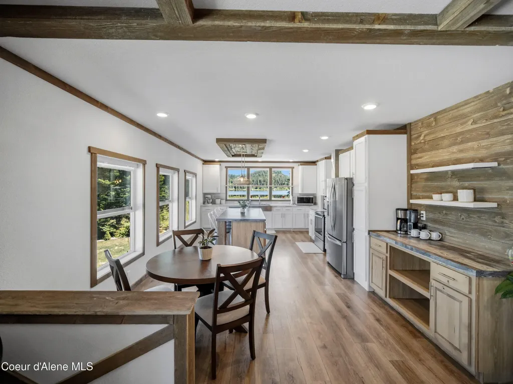 447 S Beaver Lake Road Athol ID 83801