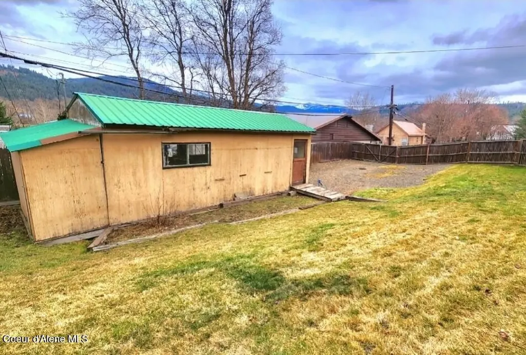 115 S 5th Street St. Maries ID 83861