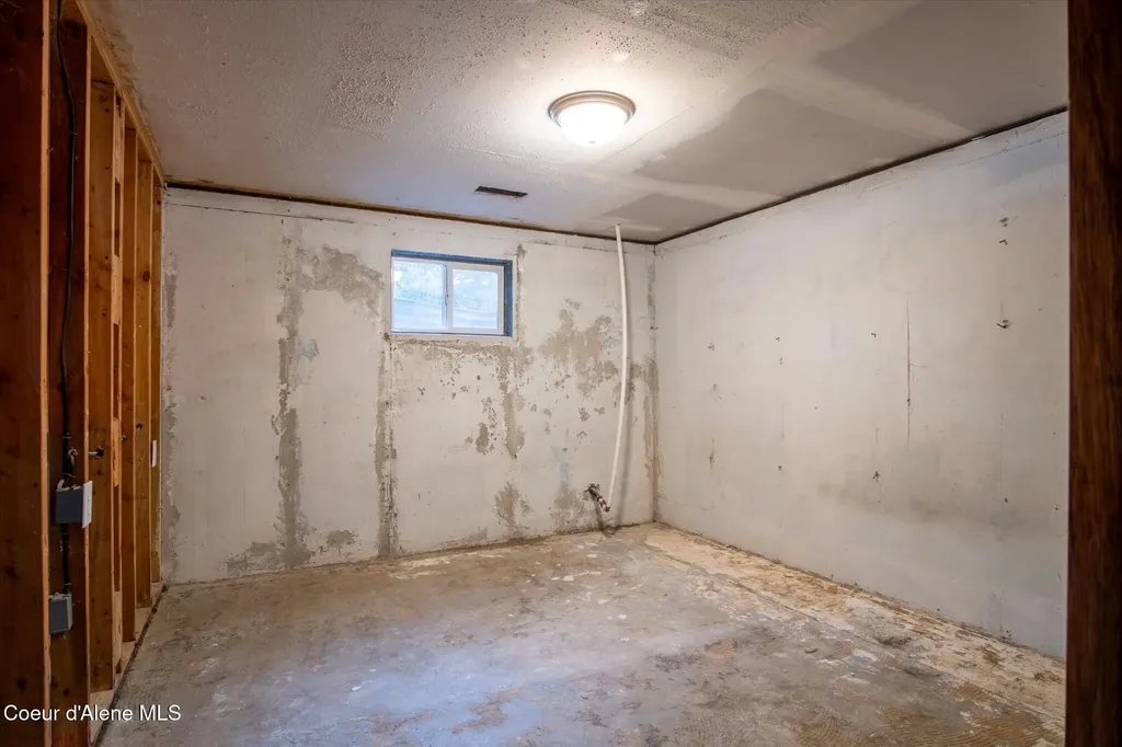 6933 W Tesemini Drive Spirit Lake ID 83869