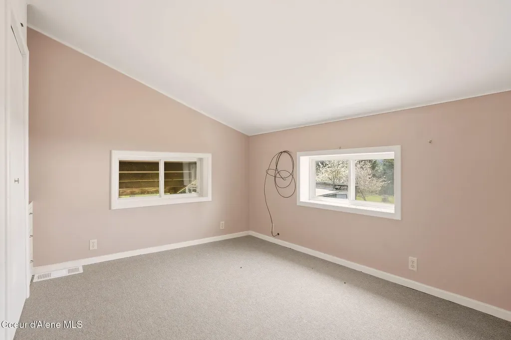 2222 Jewel Lake Road Sagle ID 83860