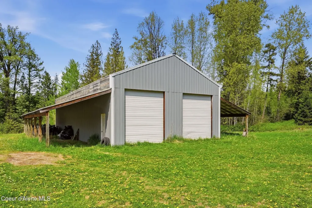 2222 Jewel Lake Road Sagle ID 83860