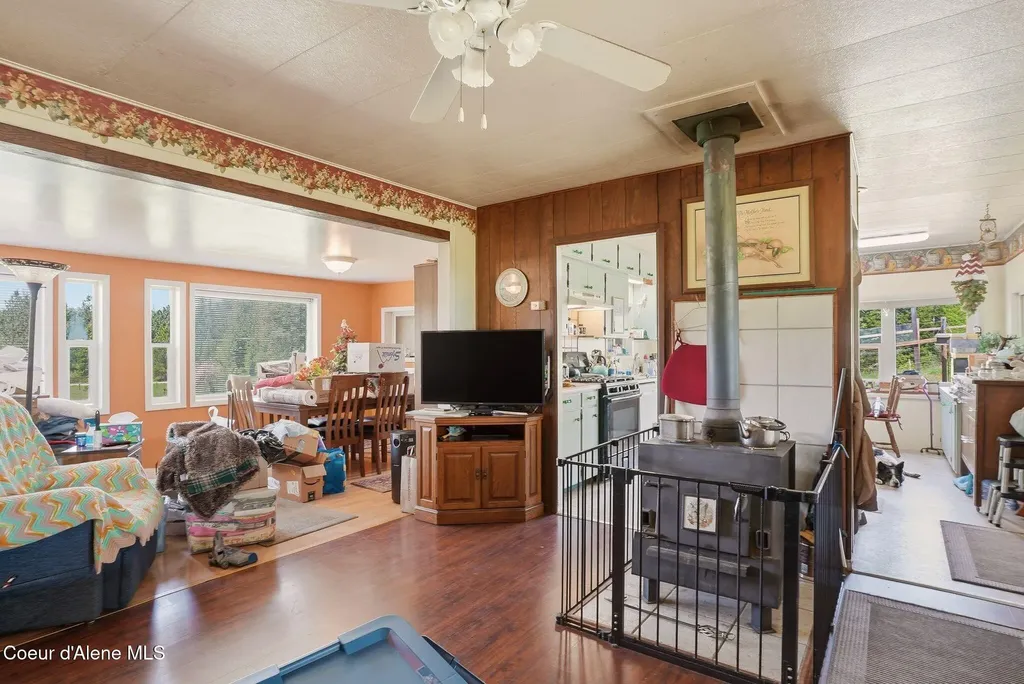 2222 Jewel Lake Road Sagle ID 83860