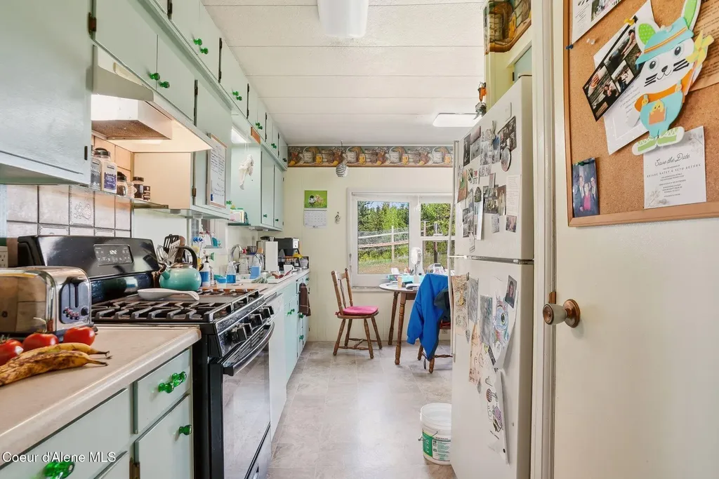 2222 Jewel Lake Road Sagle ID 83860