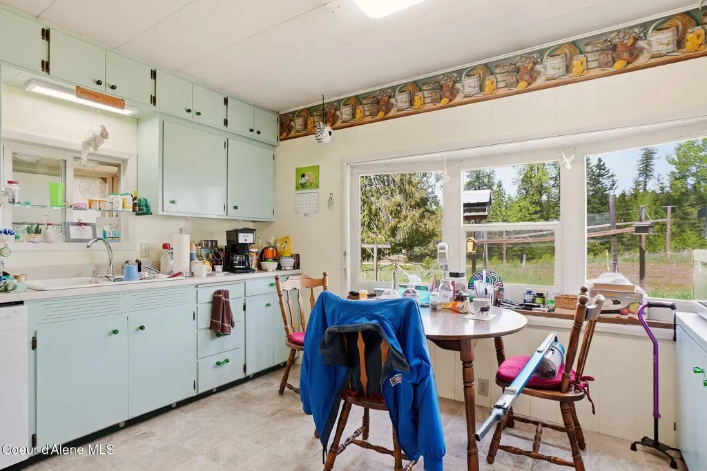 2222 Jewel Lake Road Sagle ID 83860